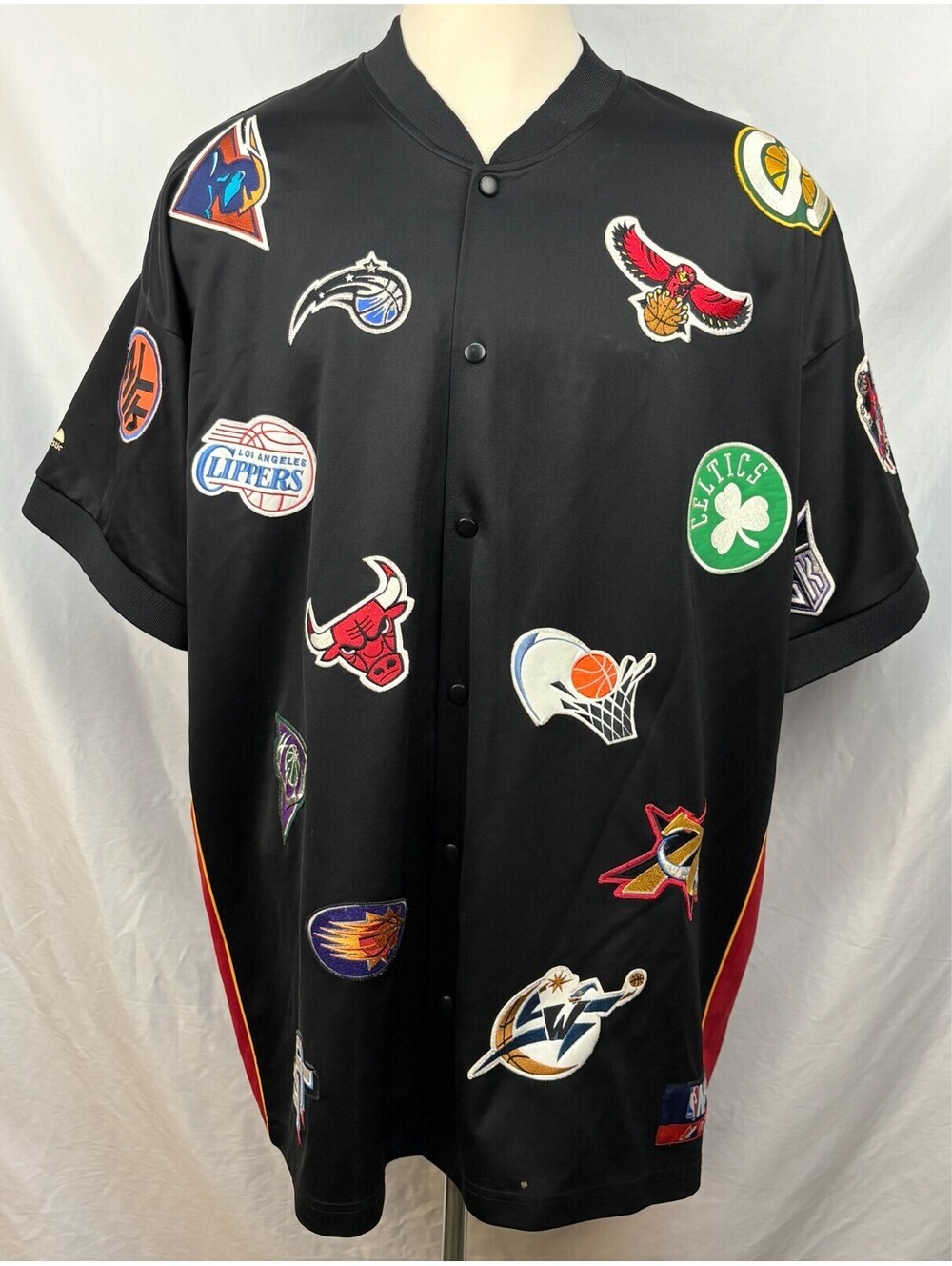 VTG NBA Majestic All Over Print Team Logos Men's Black Warm Up Jersey
